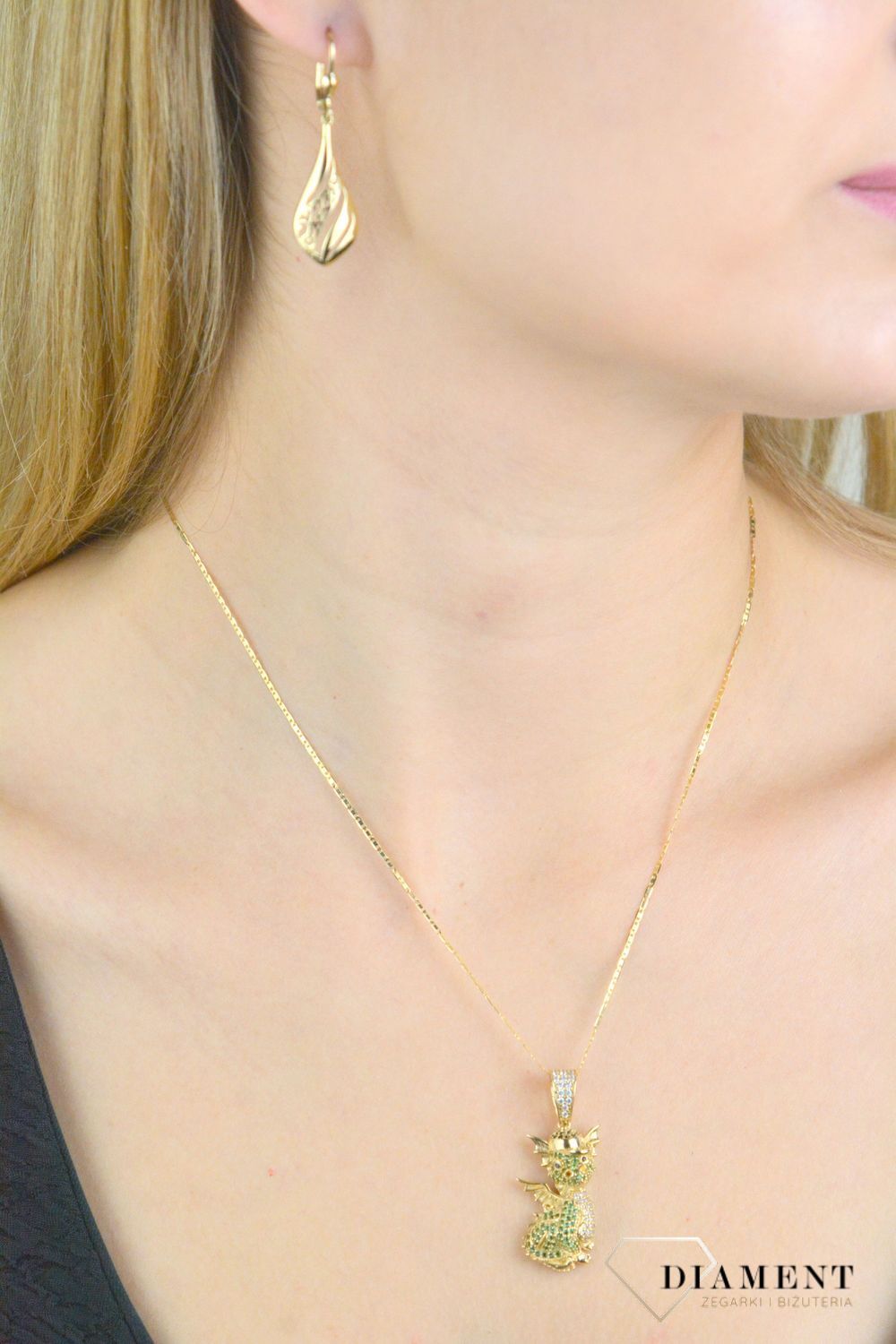 Złota zawieszka 585 smok w czapce z cyrkoniami ZA 2233 585.jpg